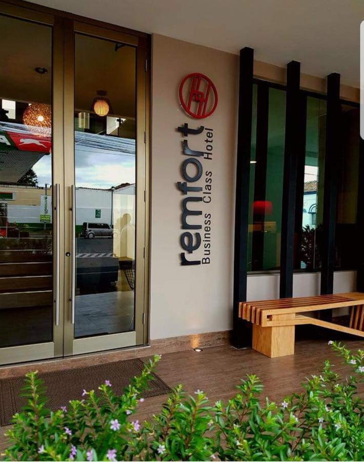 Remfort Hotel Santa Ana Exterior photo